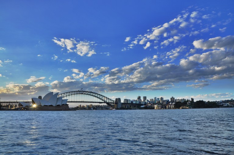 HDRtist HDR - http://www.ohanaware.com/hdrtist/