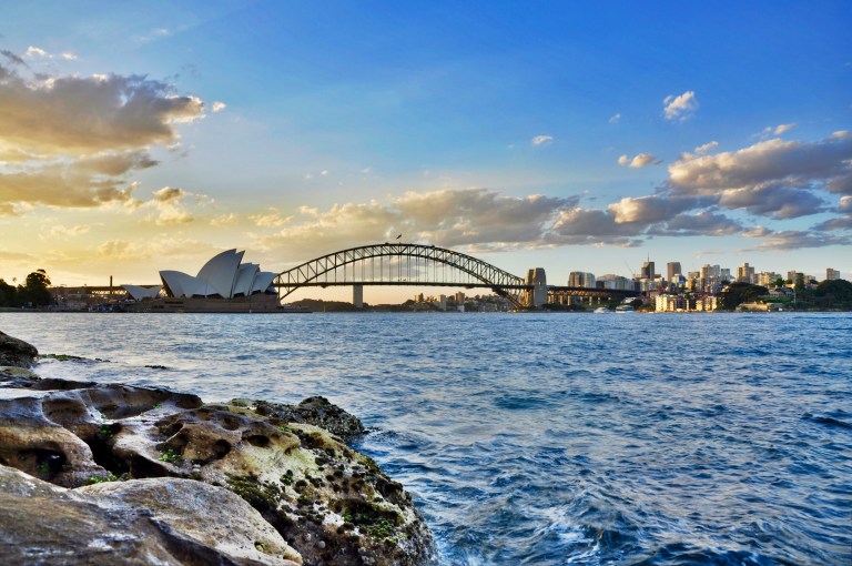 HDRtist HDR - http://www.ohanaware.com/hdrtist/